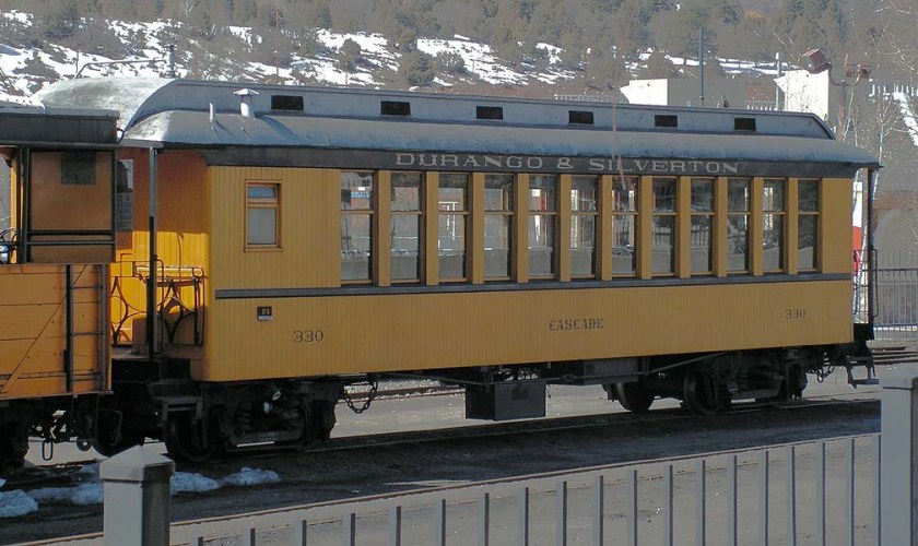 Coach 330 Cascade 2010