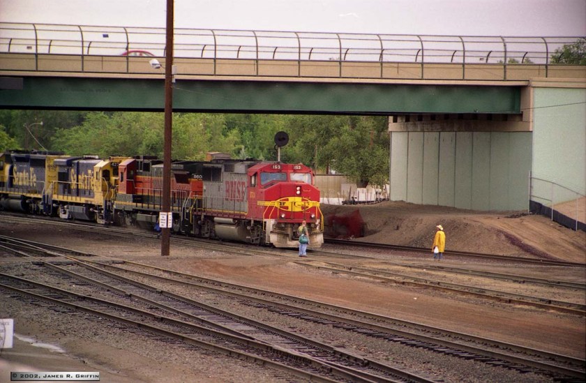 BNSF-CrewChangeBelen-1
