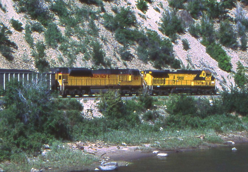 UP6712 ex CNW8810