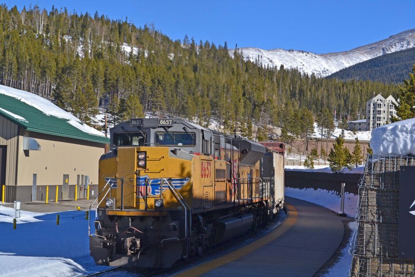 UP8657_2022